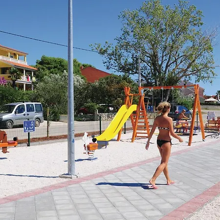 Apartament In With Wifi Vrsi